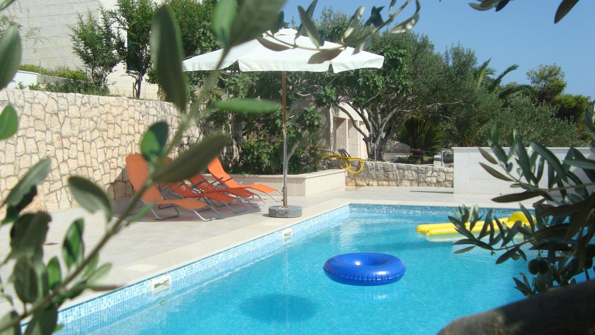 Apartments Niana With Heated Seawater Swimingpool Donji Okrug  Esterno foto