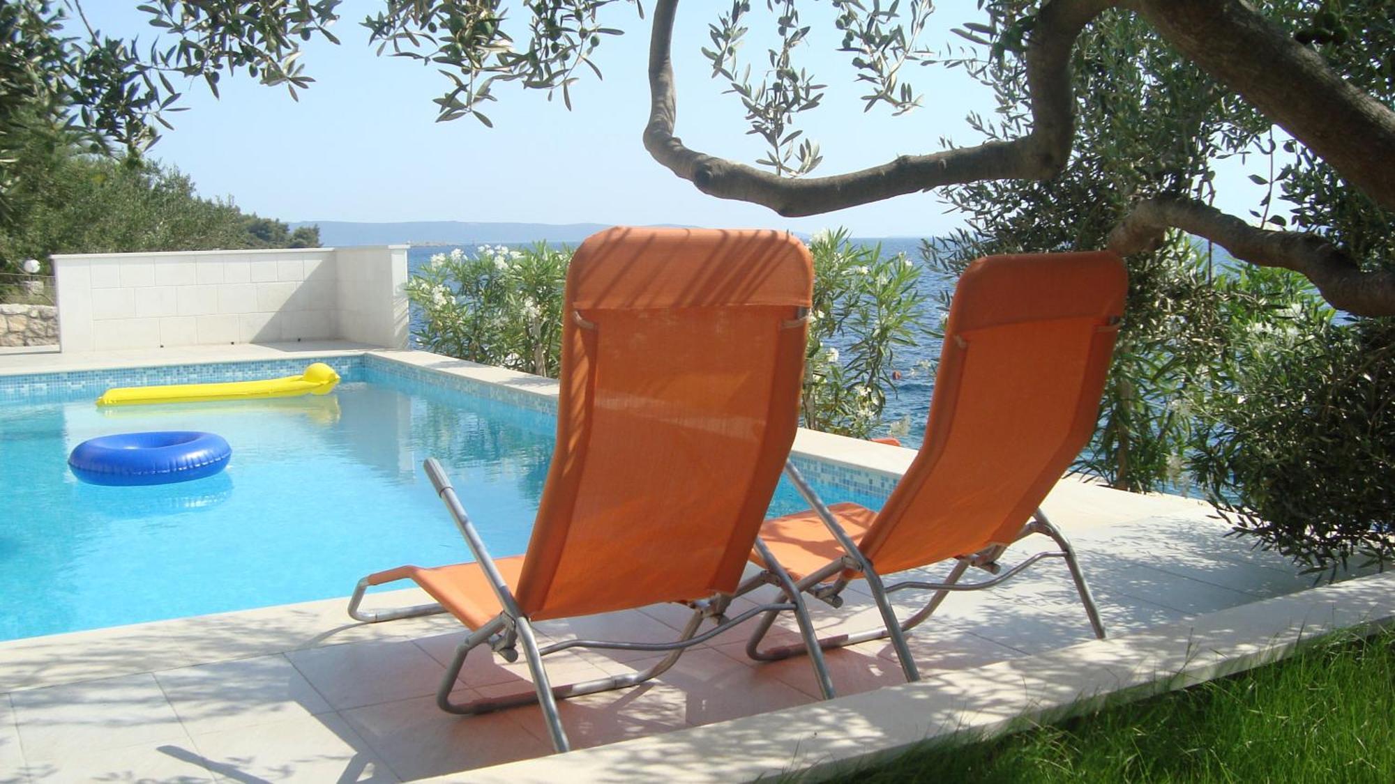 Apartments Niana With Heated Seawater Swimingpool Donji Okrug  Esterno foto