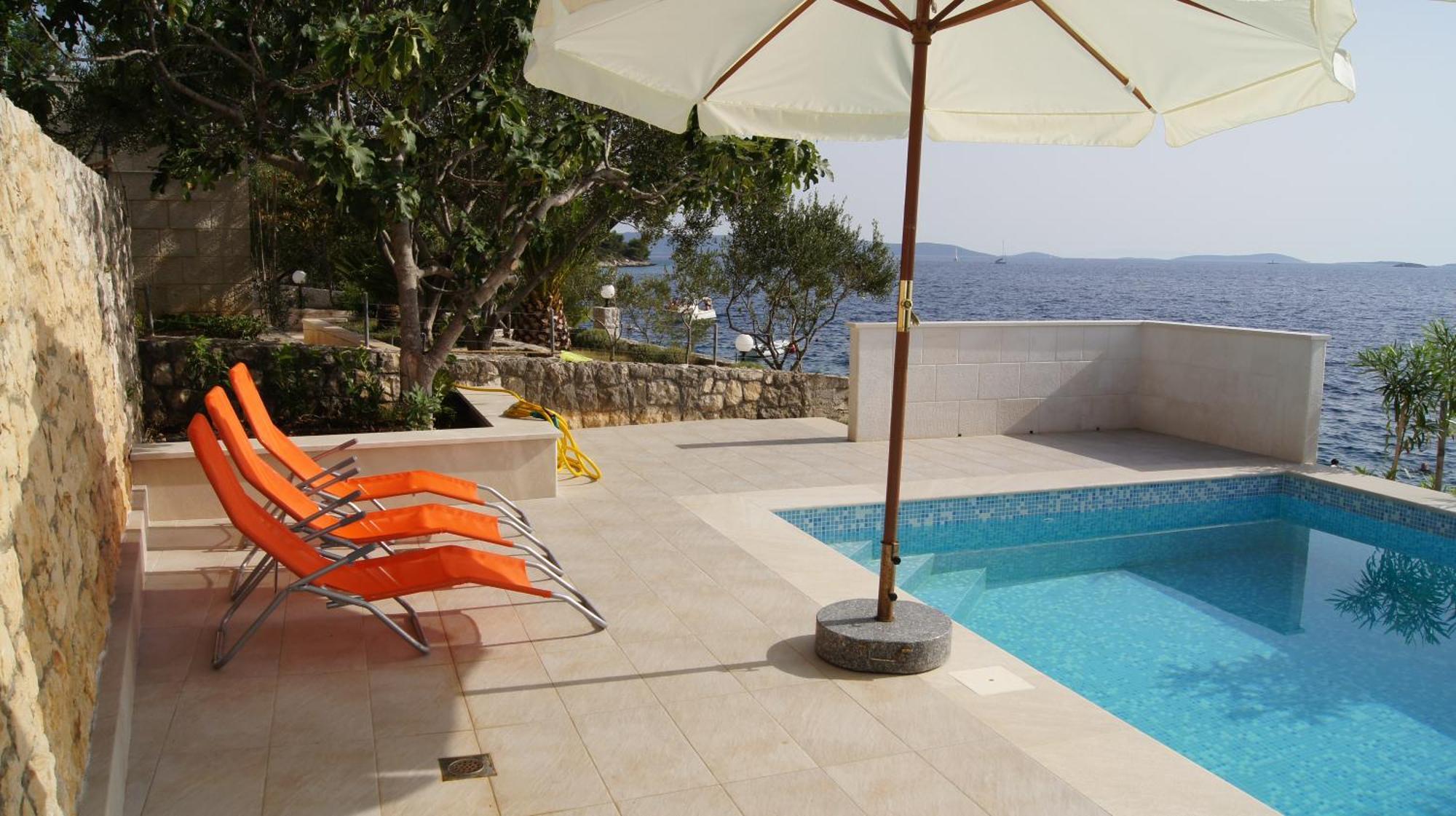 Apartments Niana With Heated Seawater Swimingpool Donji Okrug  Esterno foto