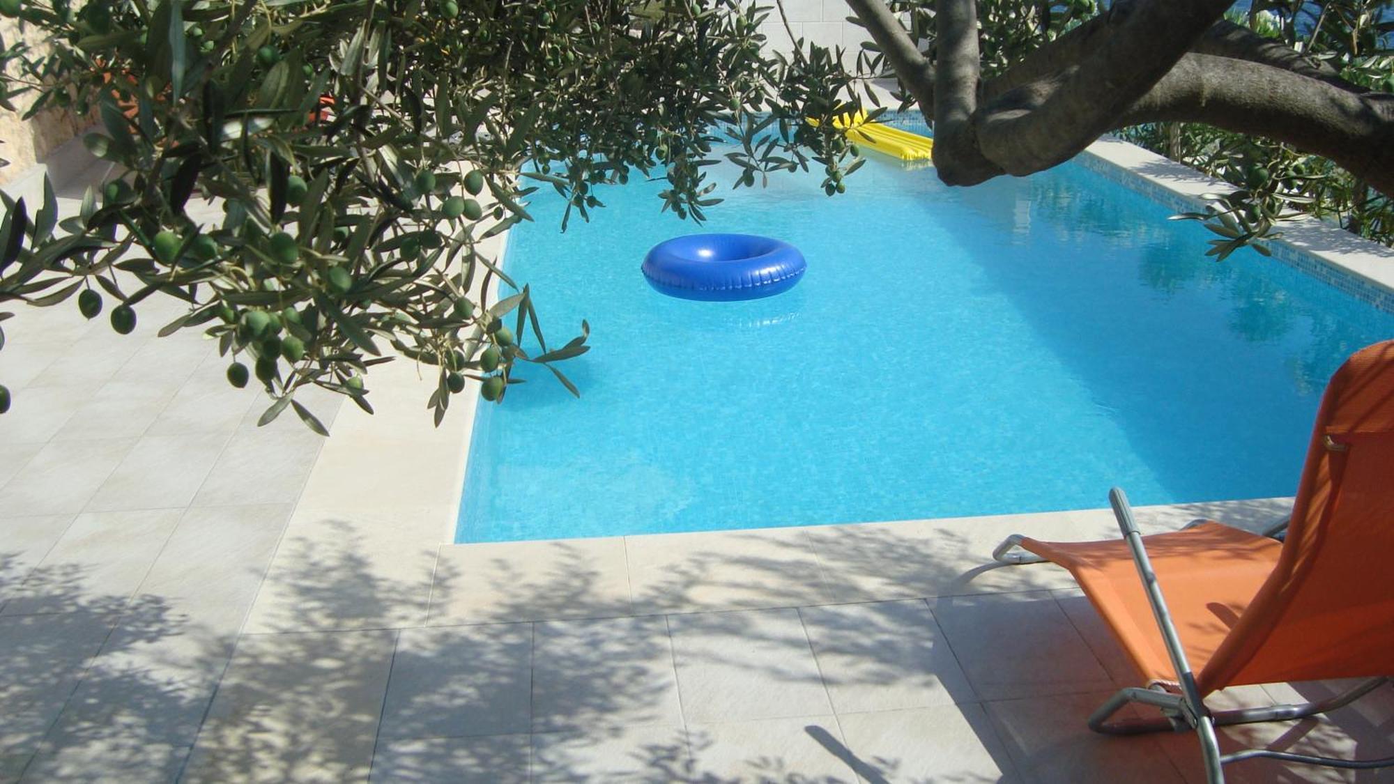 Apartments Niana With Heated Seawater Swimingpool Donji Okrug  Esterno foto