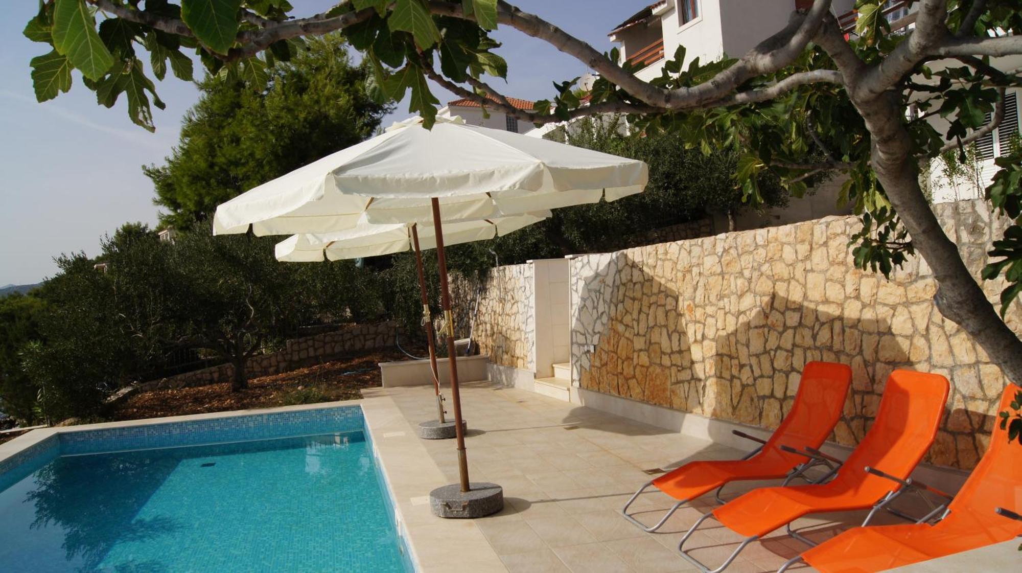 Apartments Niana With Heated Seawater Swimingpool Donji Okrug  Esterno foto