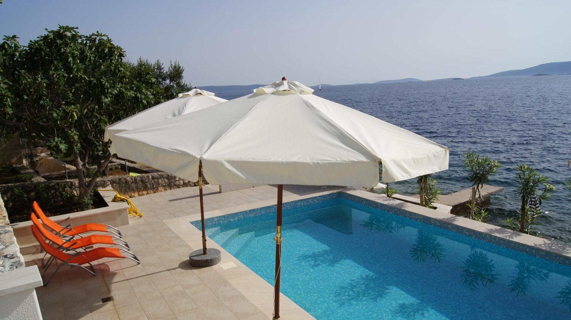 Apartments Niana With Heated Seawater Swimingpool Donji Okrug  Esterno foto