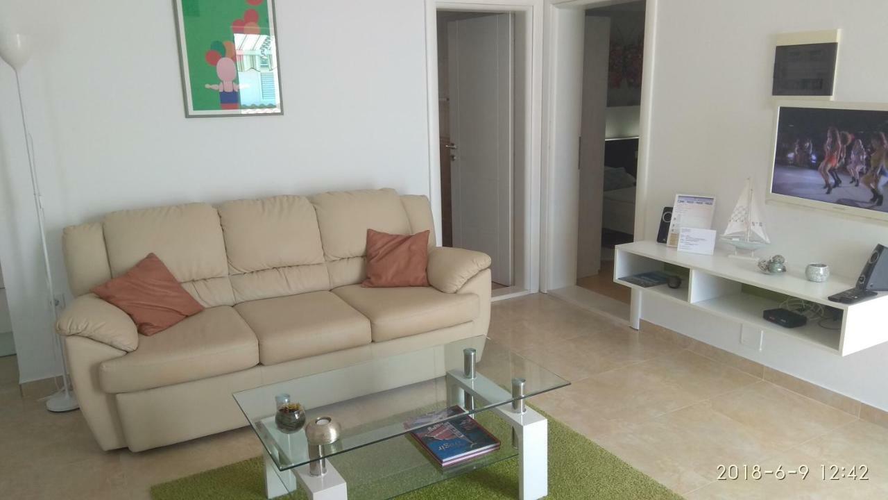 Apartments Niana With Heated Seawater Swimingpool Donji Okrug  Esterno foto